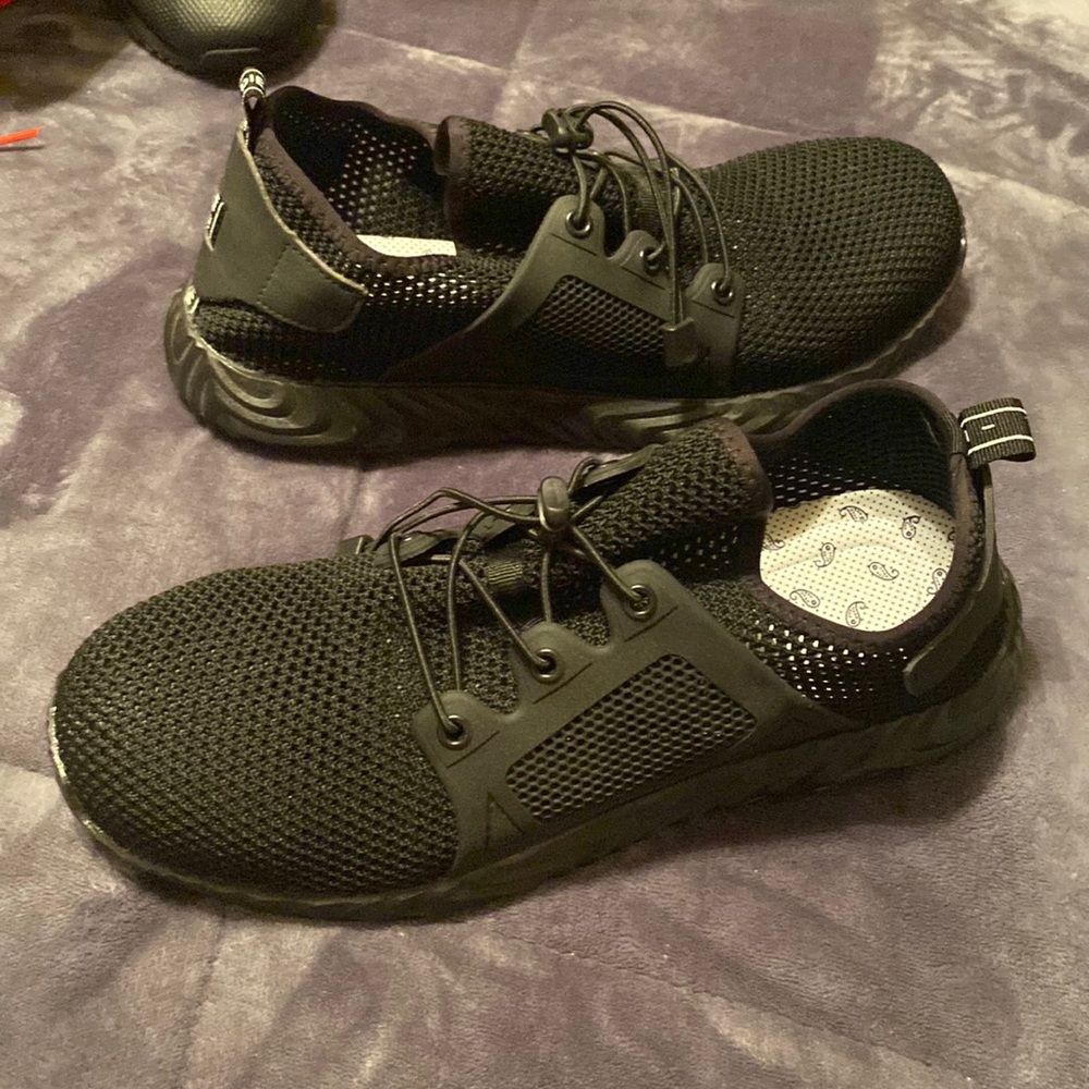 All black , pierce proof bottom , steel toe , 11.5